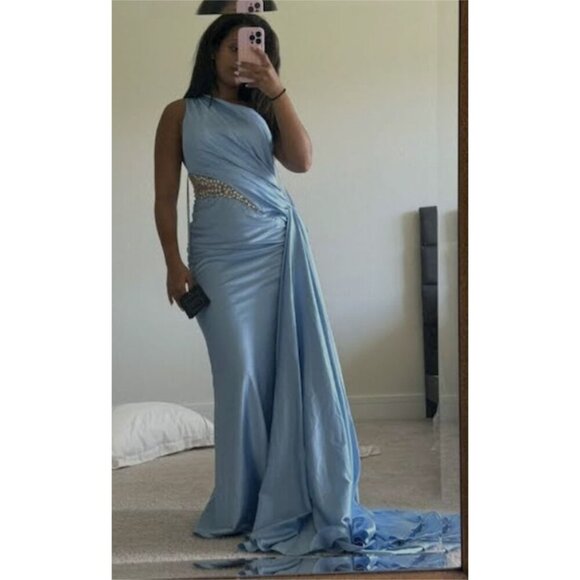 MAC DUGGAL One Shoulder Charmeuse Gown With Beaded Cutout in Powder Blue US 0 - Picture 1 of 13